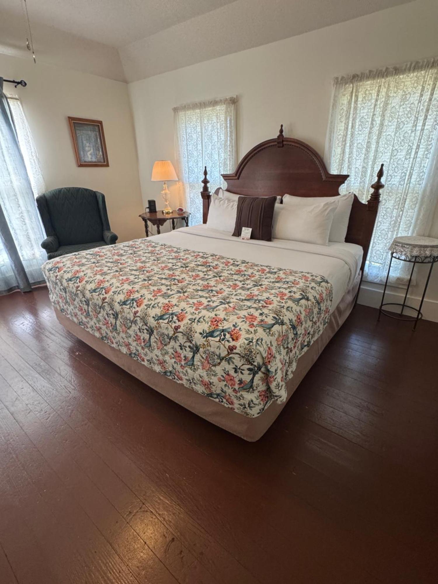 Ozark Country Inn เมาน์เทนวิว ภายนอก รูปภาพ