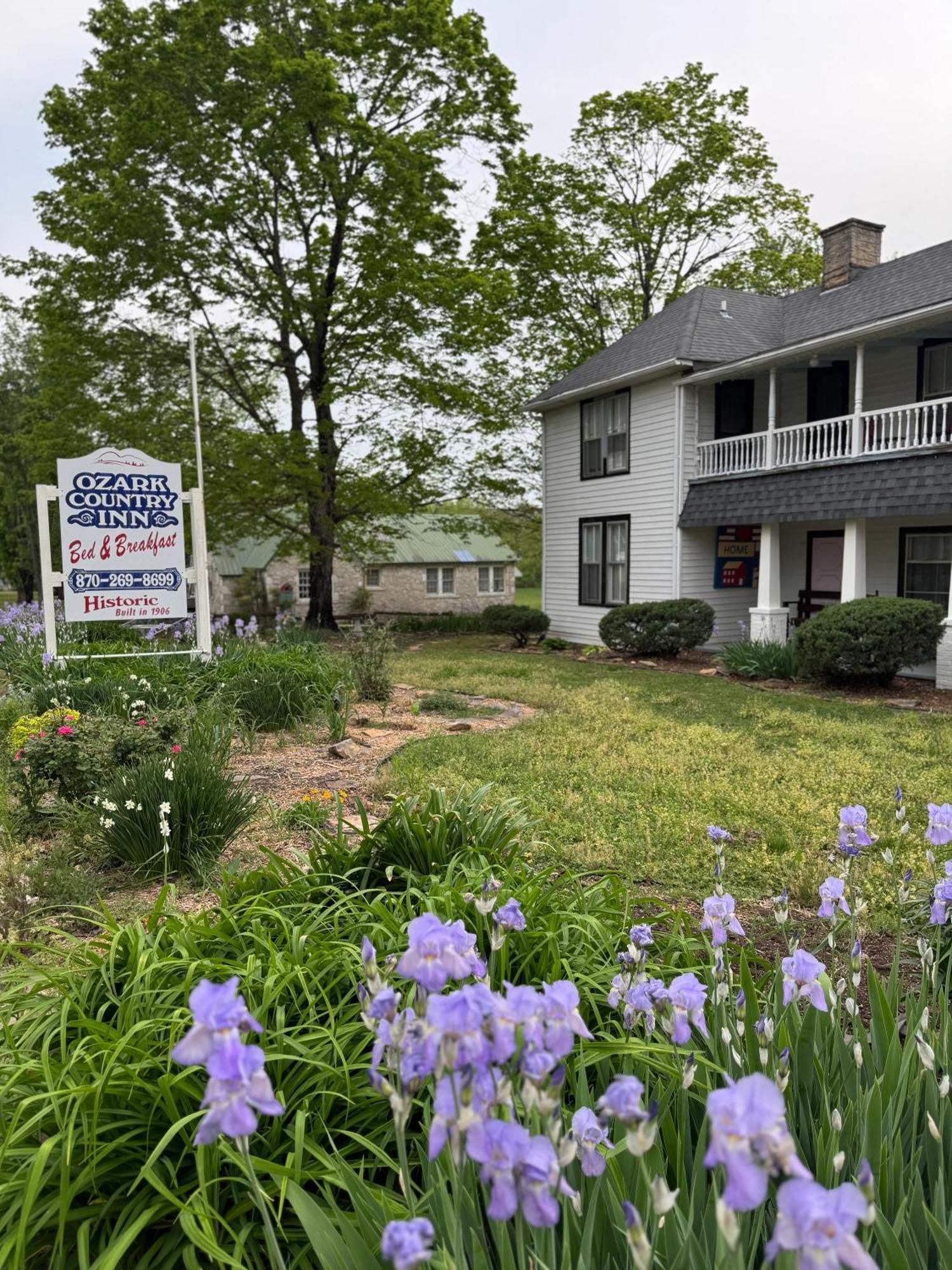 Ozark Country Inn เมาน์เทนวิว ภายนอก รูปภาพ
