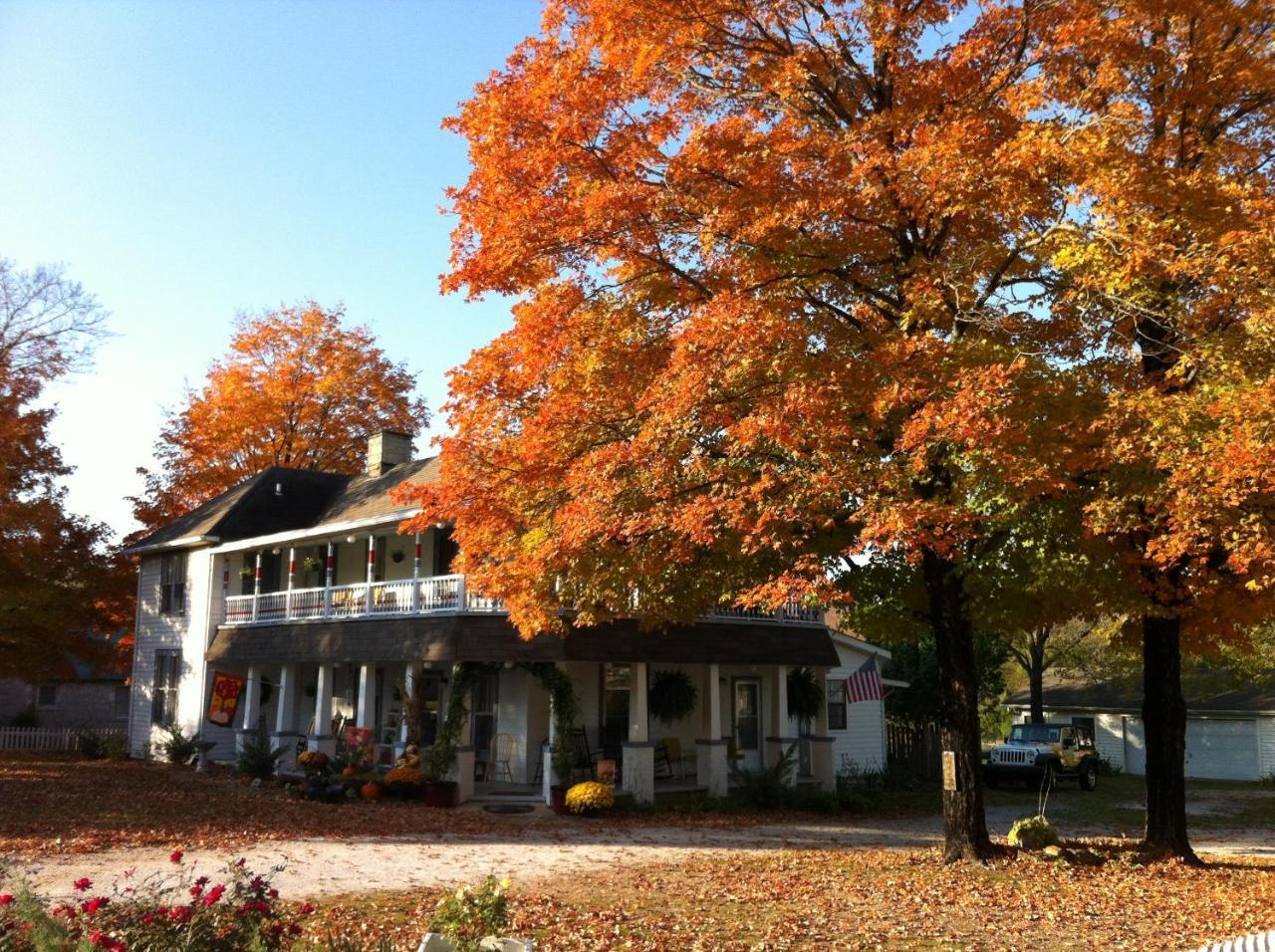 Ozark Country Inn เมาน์เทนวิว ภายนอก รูปภาพ
