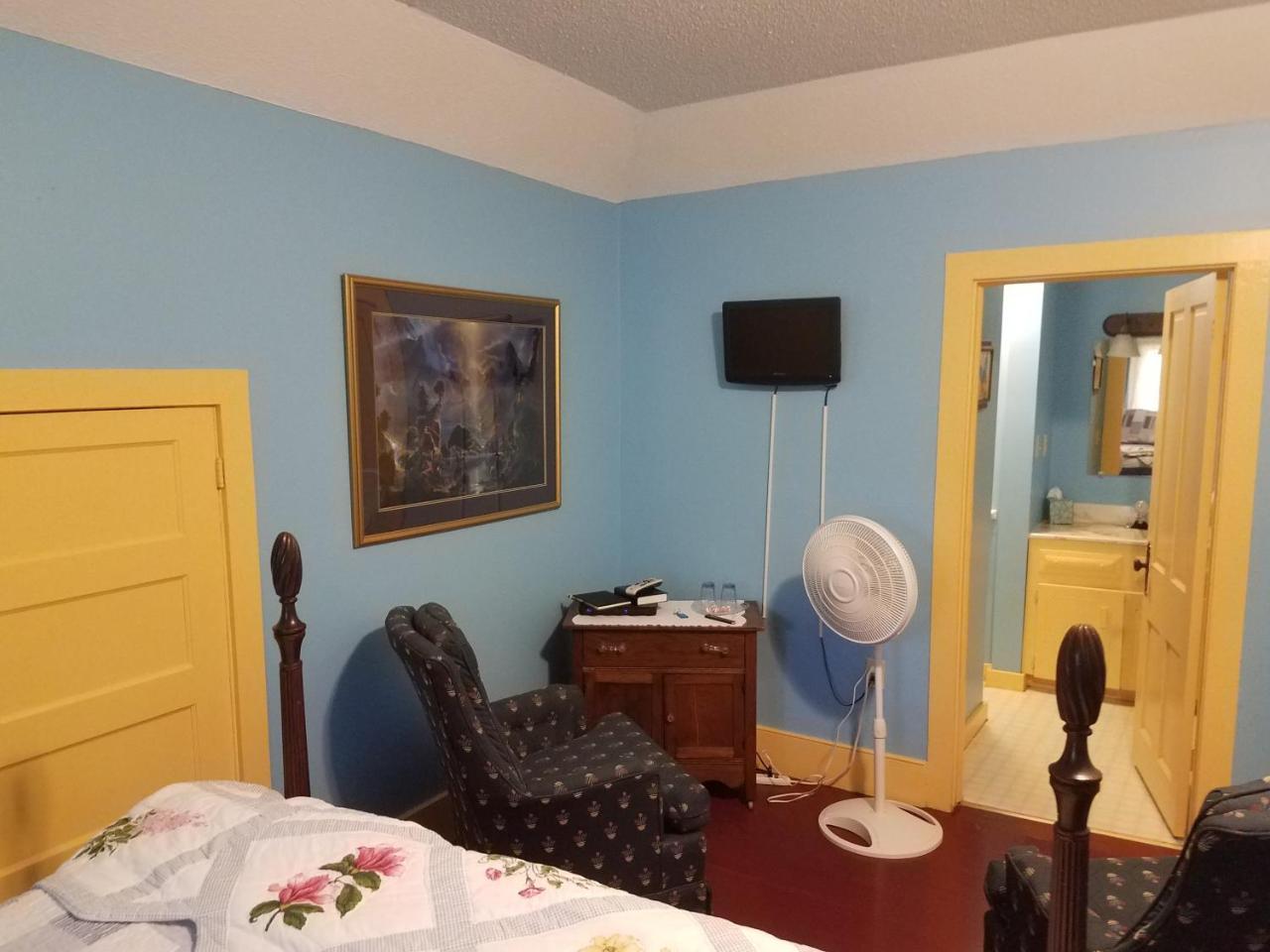 Ozark Country Inn เมาน์เทนวิว ภายนอก รูปภาพ