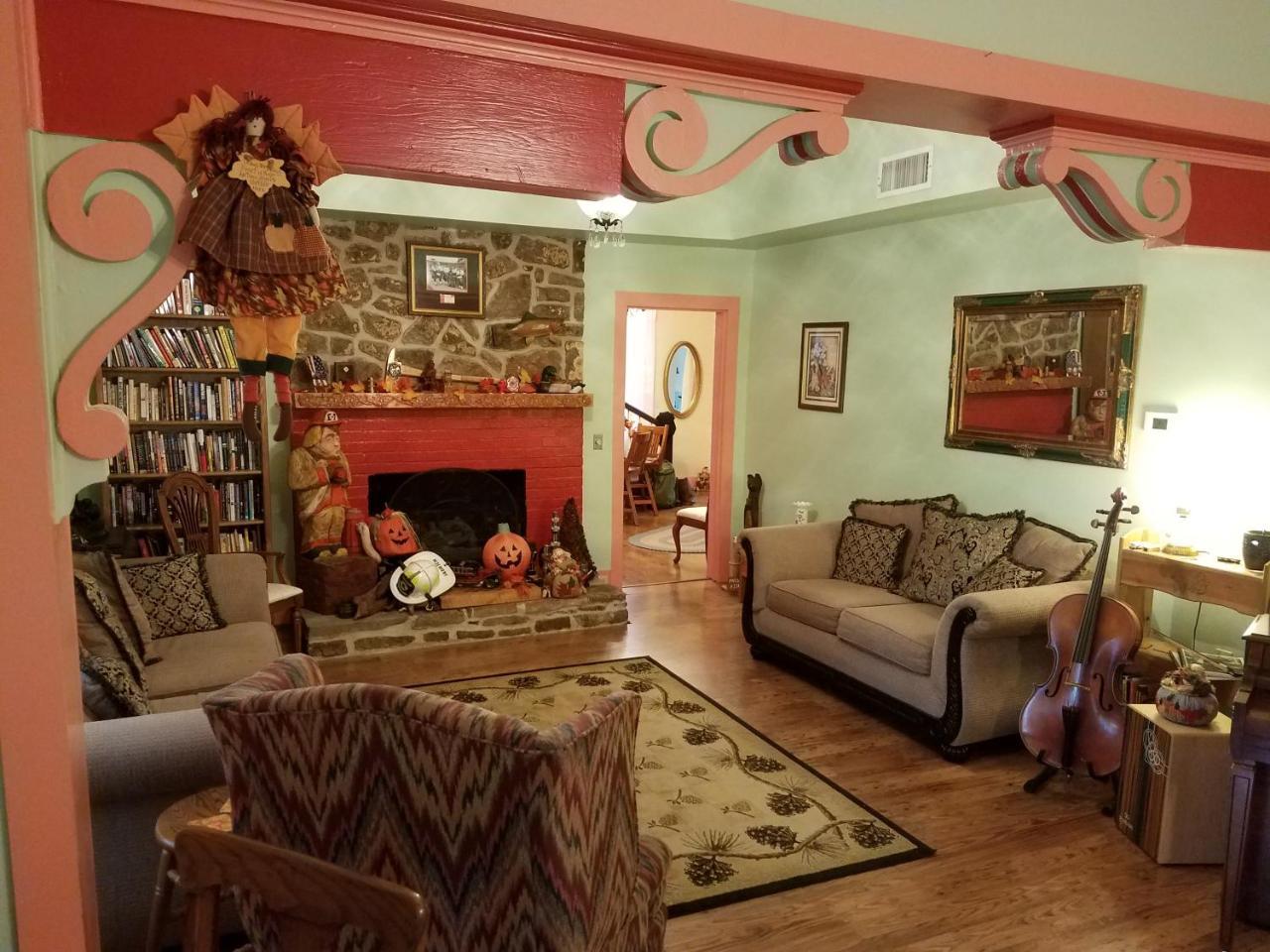 Ozark Country Inn เมาน์เทนวิว ภายนอก รูปภาพ