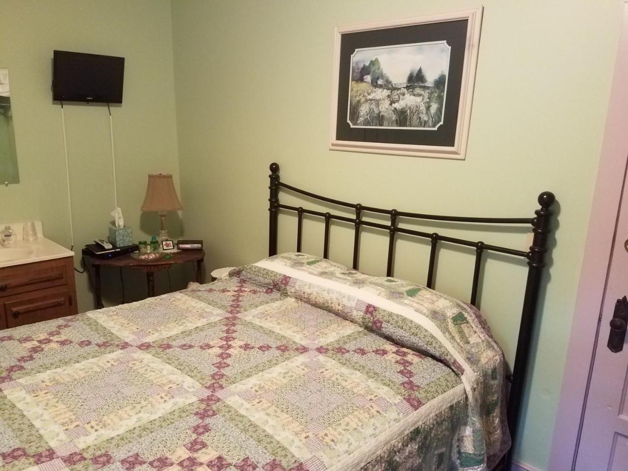 Ozark Country Inn เมาน์เทนวิว ภายนอก รูปภาพ