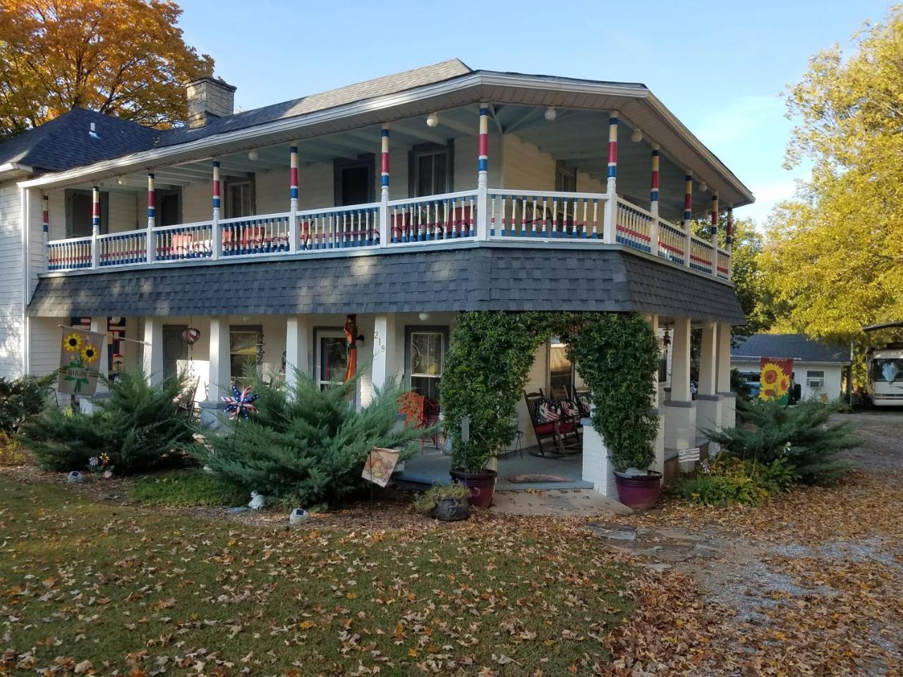 Ozark Country Inn เมาน์เทนวิว ภายนอก รูปภาพ