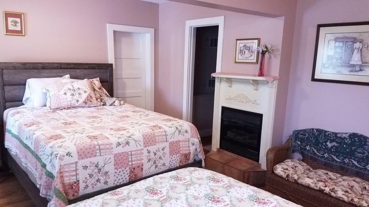 Ozark Country Inn เมาน์เทนวิว ภายนอก รูปภาพ